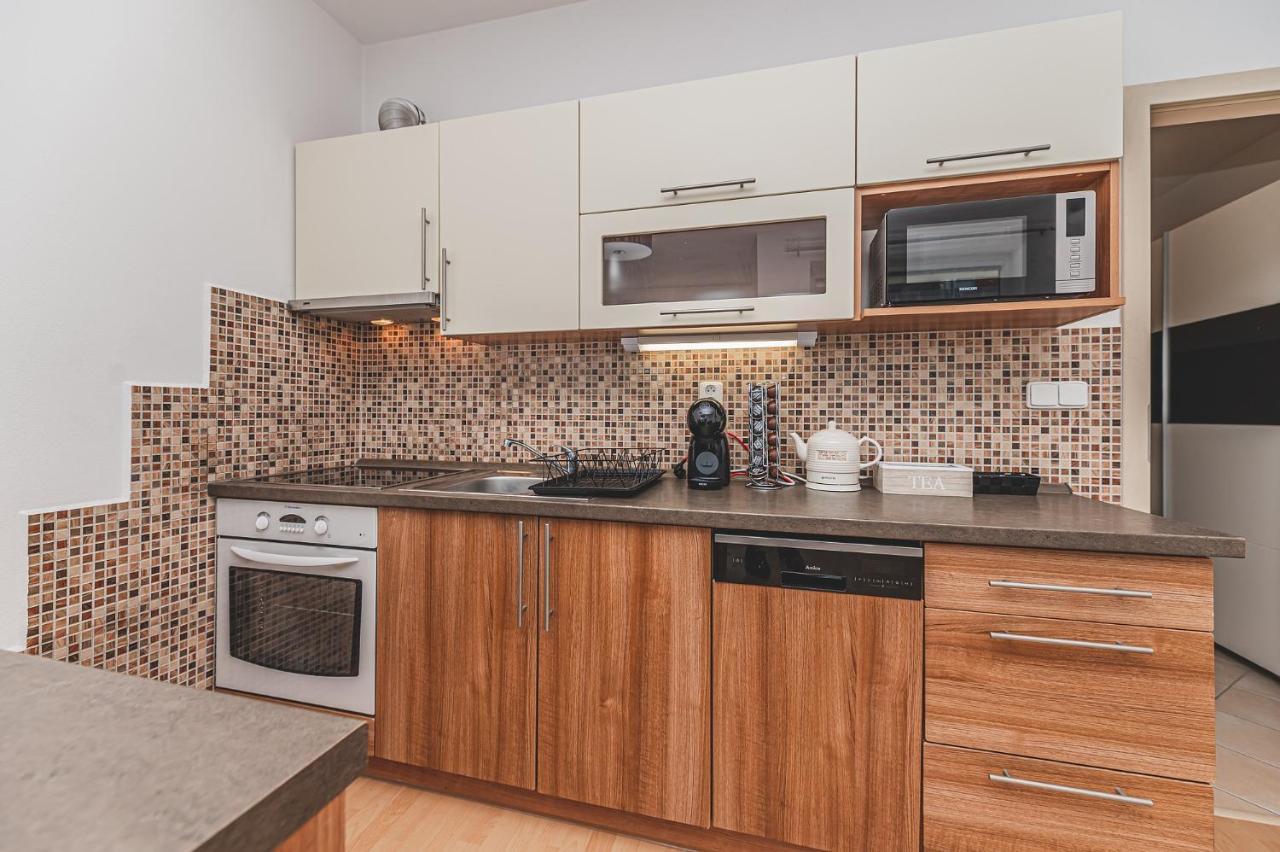 °°°Carolina'S Modern Apartment °°° Hradec Kralove Bagian luar foto